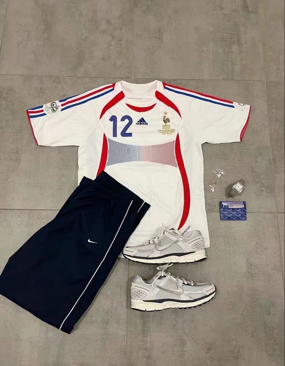 Look total look con maglia da calcio retro Goal Mania