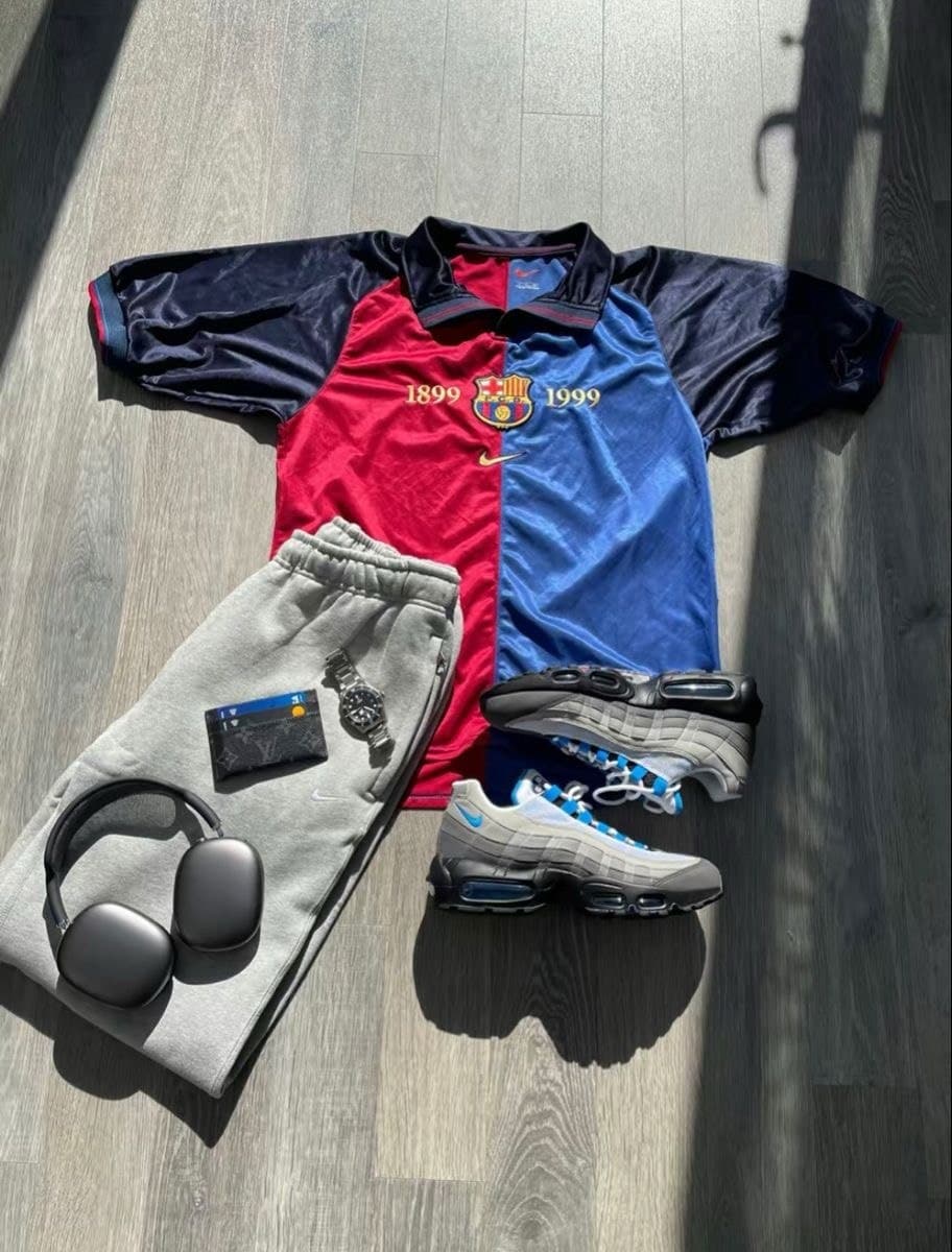 Outfit con maglia da calcio retro acquistata su Goal Mania