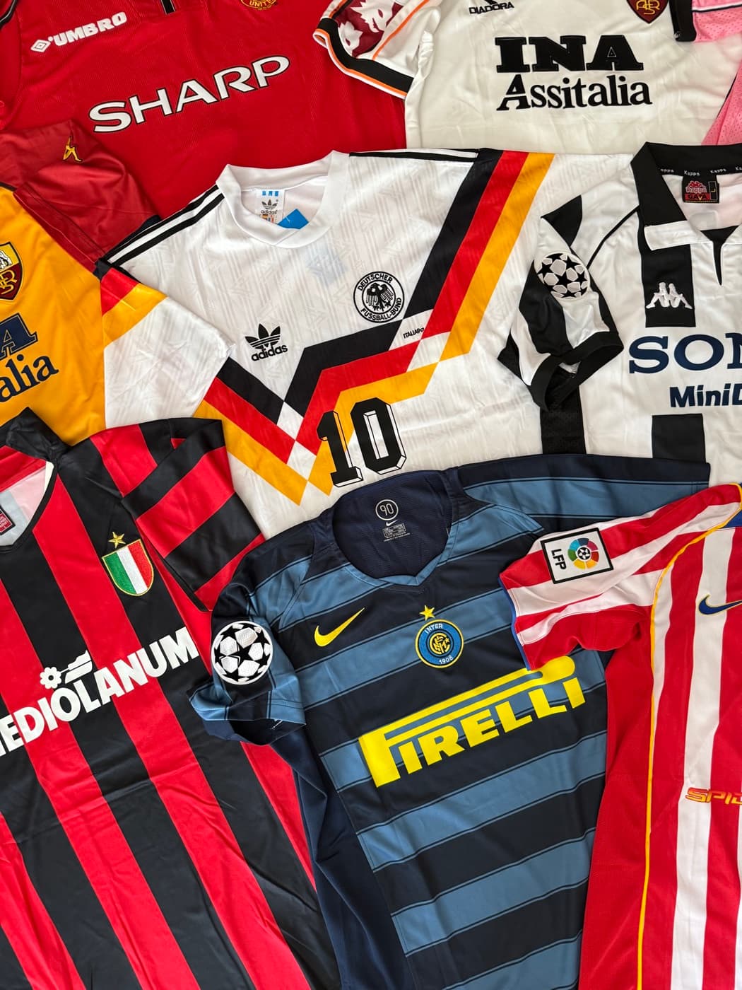 Collezione di maglie da calcio retro di un cliente Goal Mania