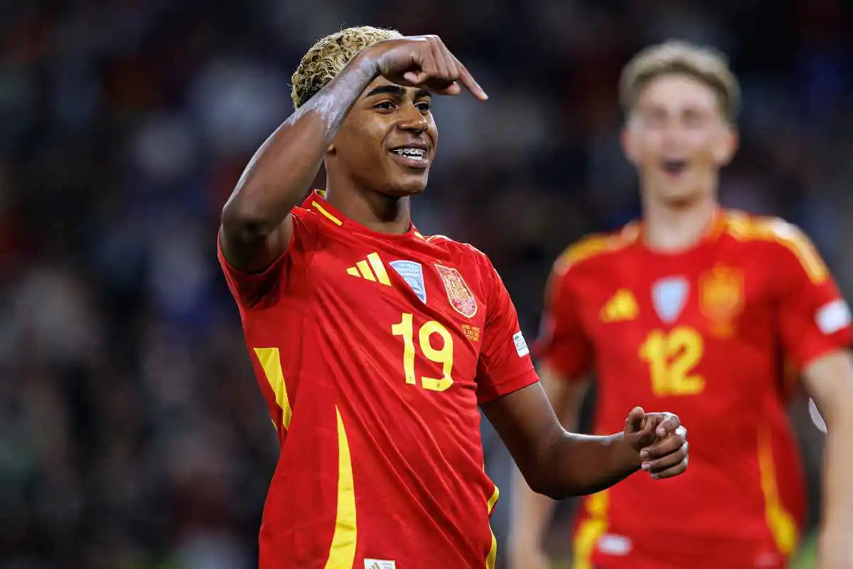 Lamine Yamal Trascina la Spagna: Mondiale e Futuro Blaugrana Sotto i Riflettori